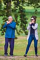 anne hathaway does tai chi in the park with robert de niro 16