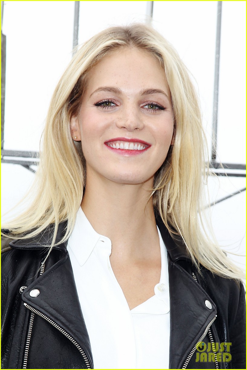 erin heatherton lights empire state building for global citizens 13