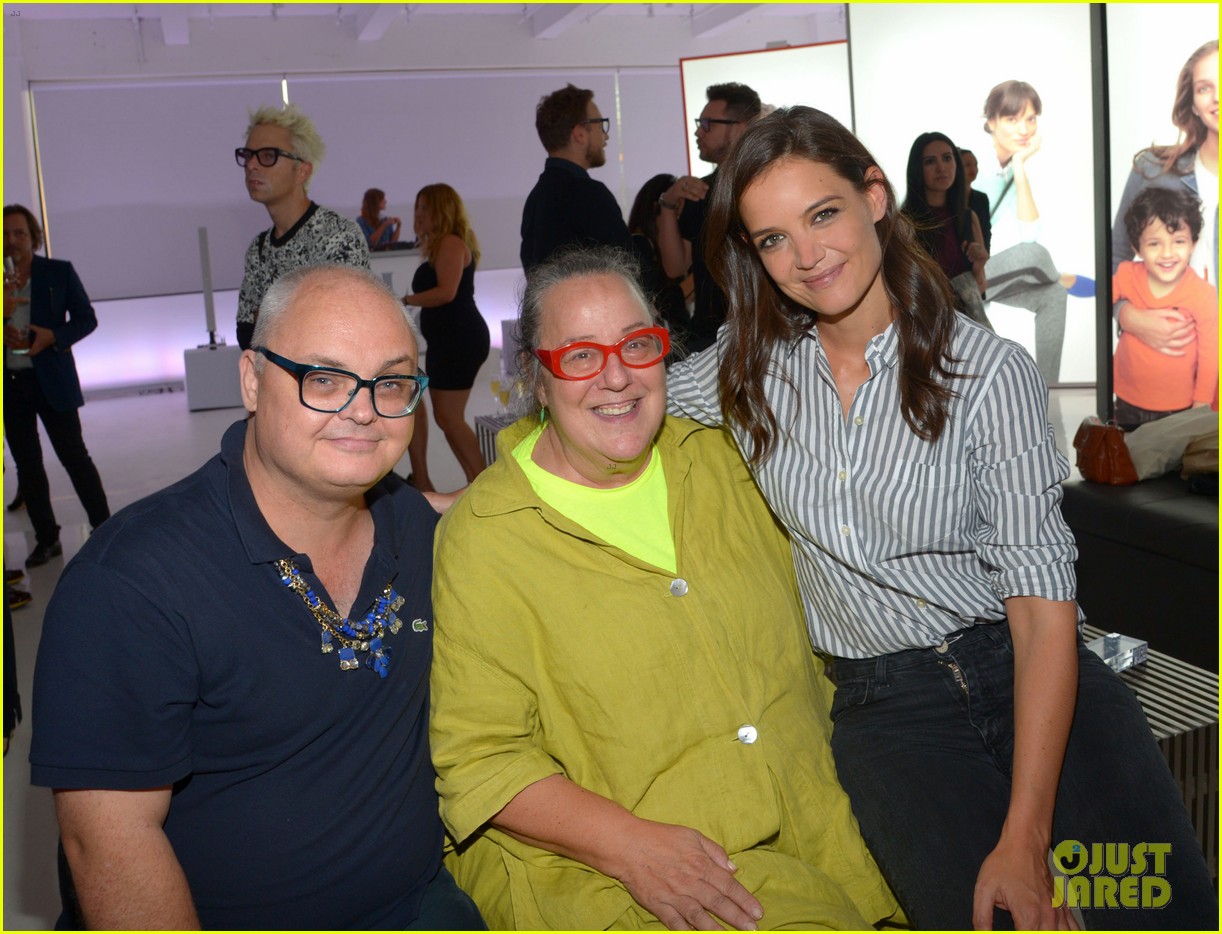 katie holmes gets temporary tattoos at joe zee nyfw event 14