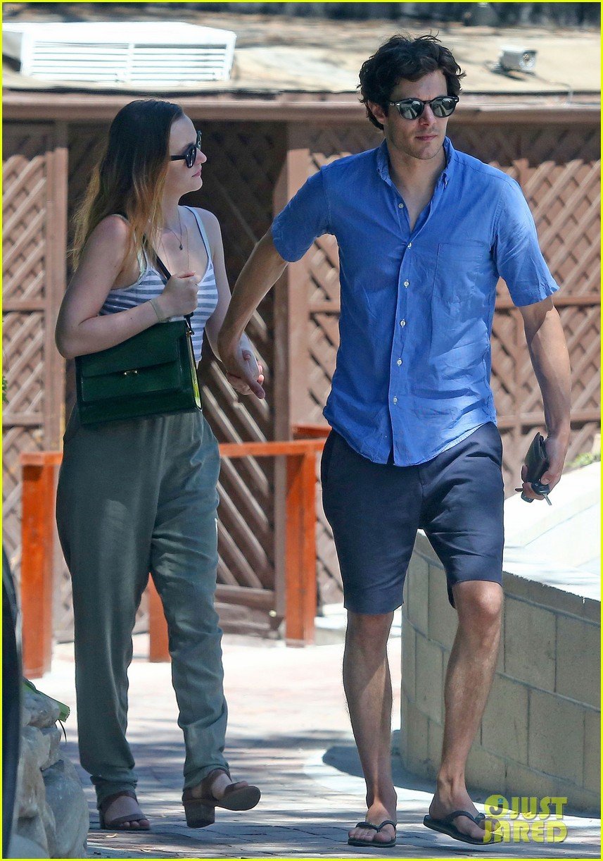 leighton meester adam brody share sweet embrace after lunch 093187293