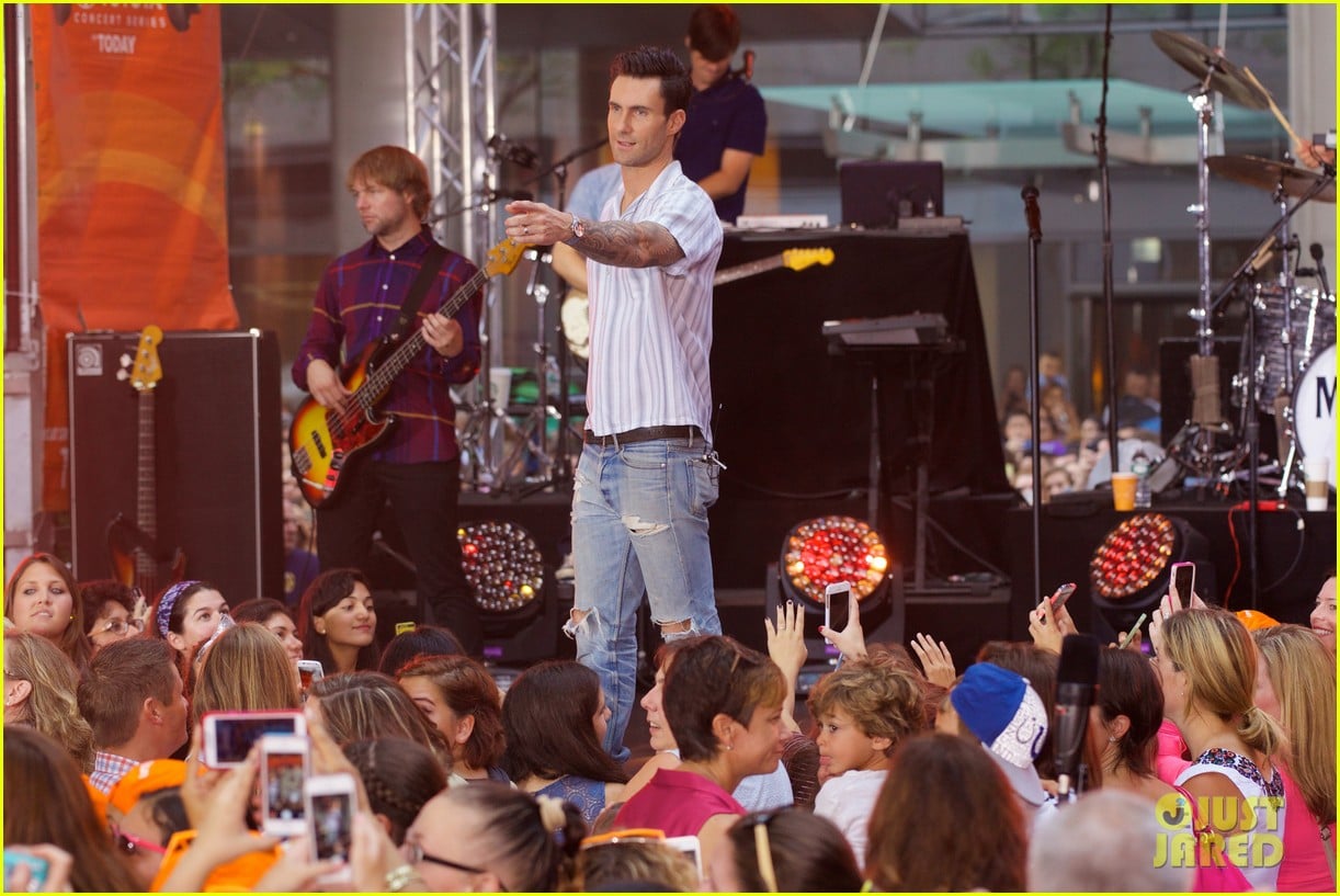 adam levine performs maps with maroon 5 today show 173187445