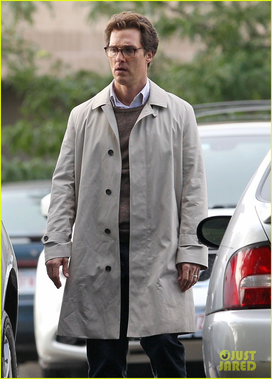 matthew mcconaughey goes for a glasses look for sea of trees 07