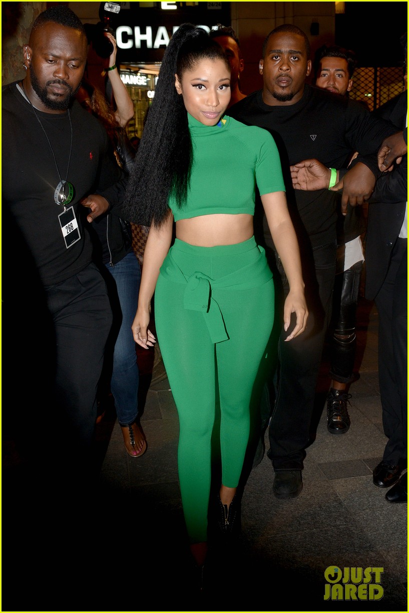 Nicki Minaj Shows Underboob After Performing with Beyonce! Photo