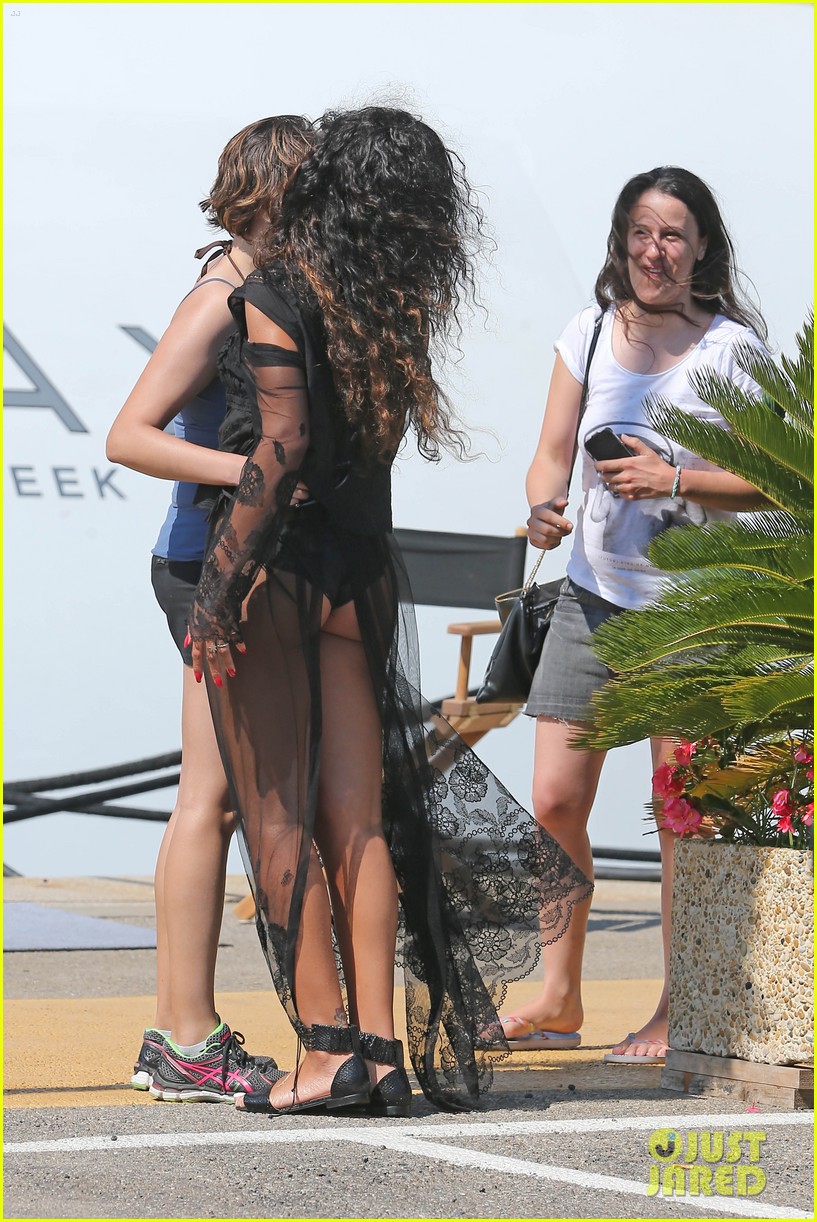 rihanna wears see through cover up on vacation 07
