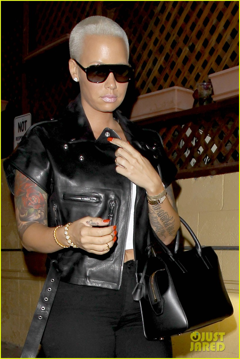 amber rose emerges without her wedding ring after accusing wiz khalifa cheating 043205191
