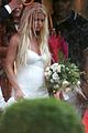 jessica simpson braves the rain for sister ashlees wedding in connecticut 05