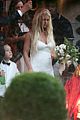 jessica simpson braves the rain for sister ashlees wedding in connecticut 08