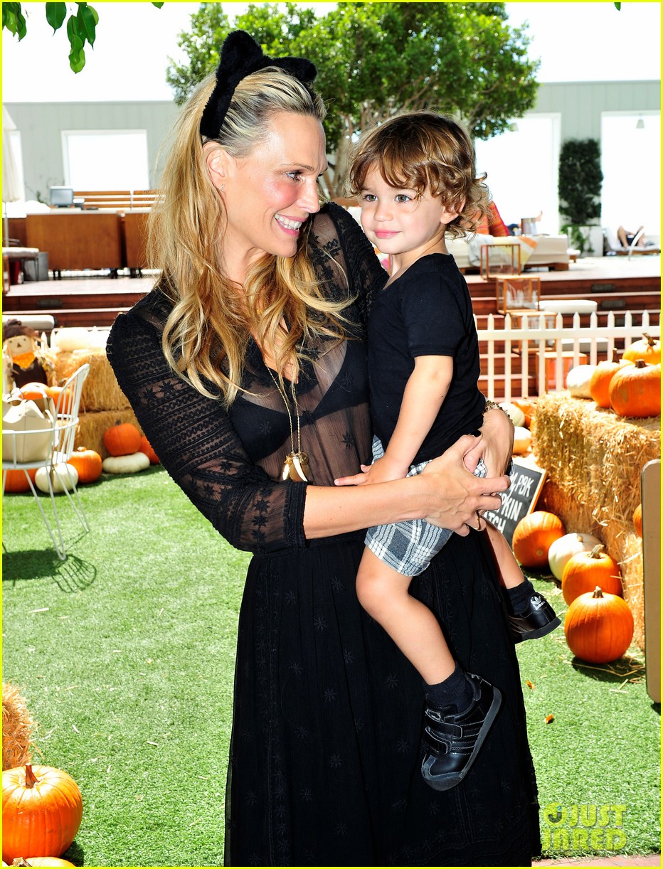 molly sims is pregnant expecting second child 08