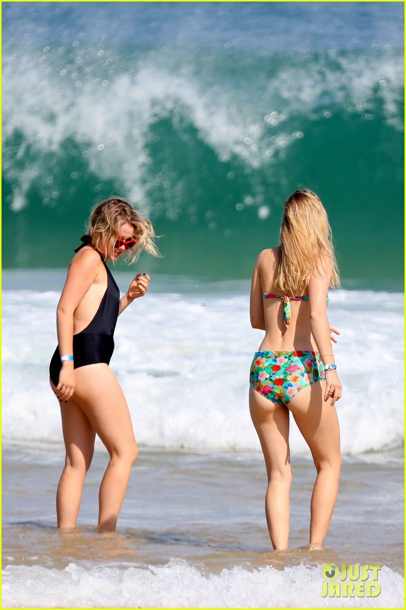 Suki Waterhouse Body Type