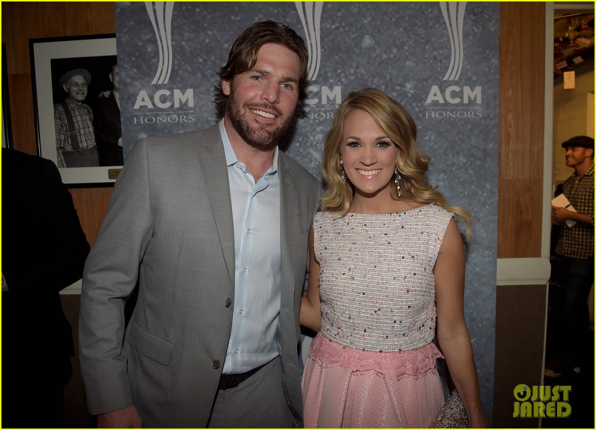 carrie underwood couldnt help crying at acm honors 02