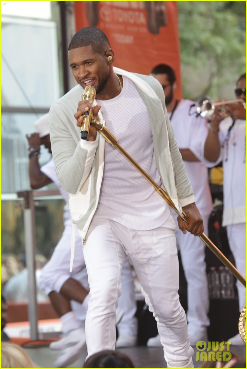 usher promises one lucky fan may get kissed on his tour 09