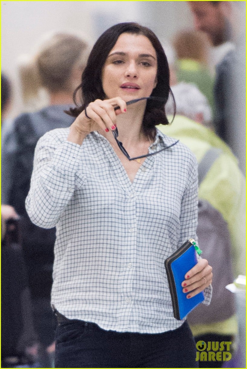 Rachel Weiszs Husband An Indepth Look At Daniel Craigs Bodyguards Shocking Story - tgy84m8