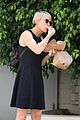 robin wright takes a big bite out of bagel 07