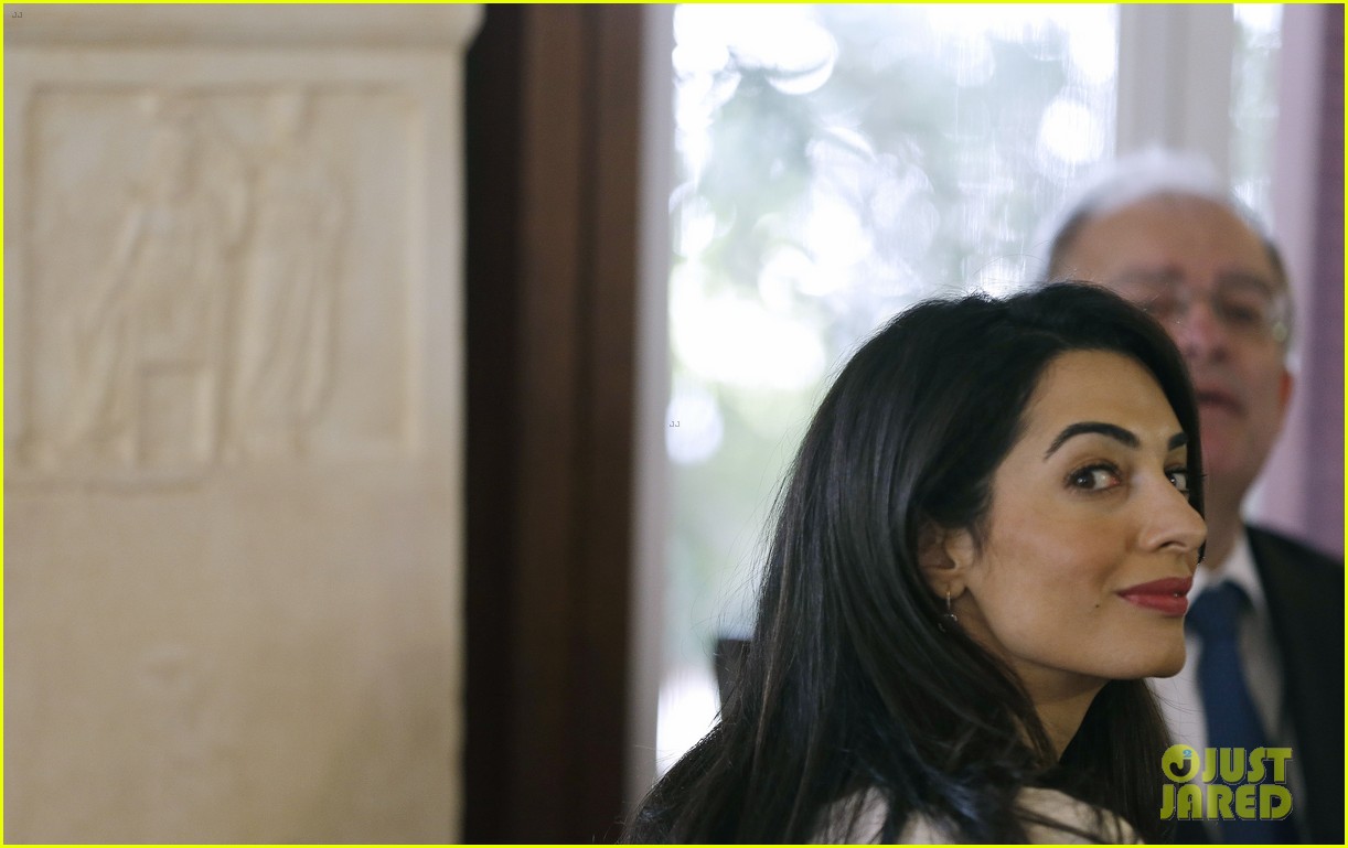 amal alamuddin discuss parthenon marbles during meeting 06