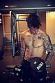 justin bieber hits the boxing ring with floyd mayweather jr 03