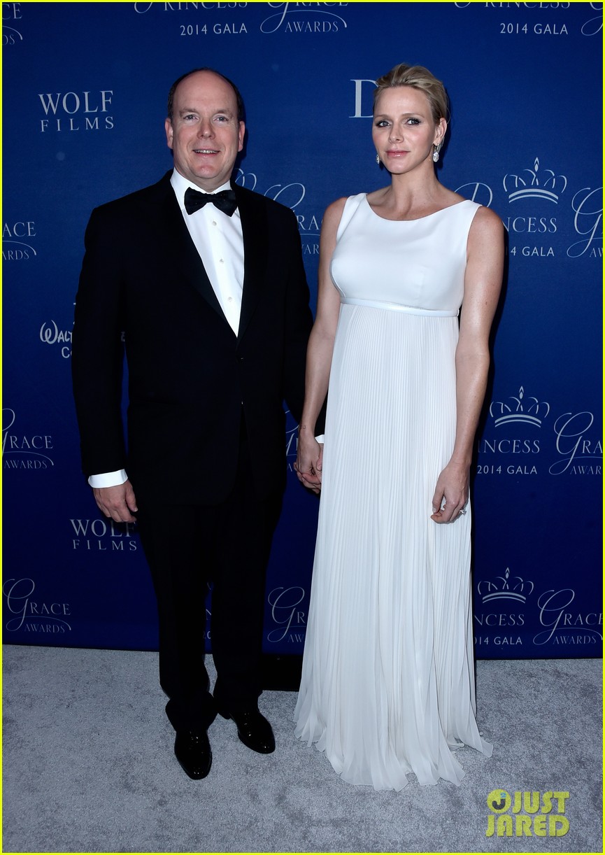 princess charlene hits the red carpet is pregnant with twins 04