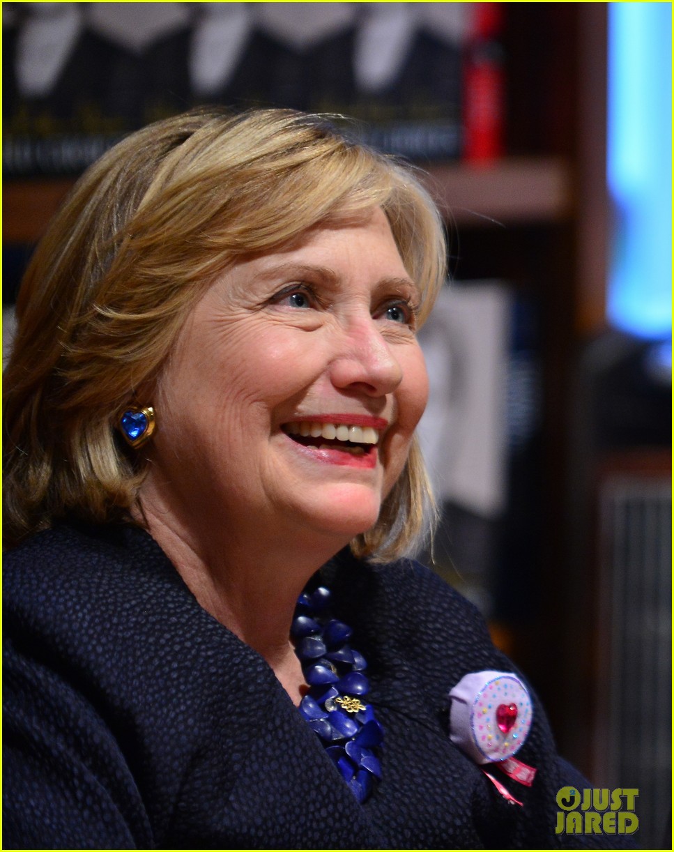 hillary clinton gets back to work after becoming a grandma 153210573