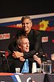 george clooney hugs hugh laurie ny comic con 10