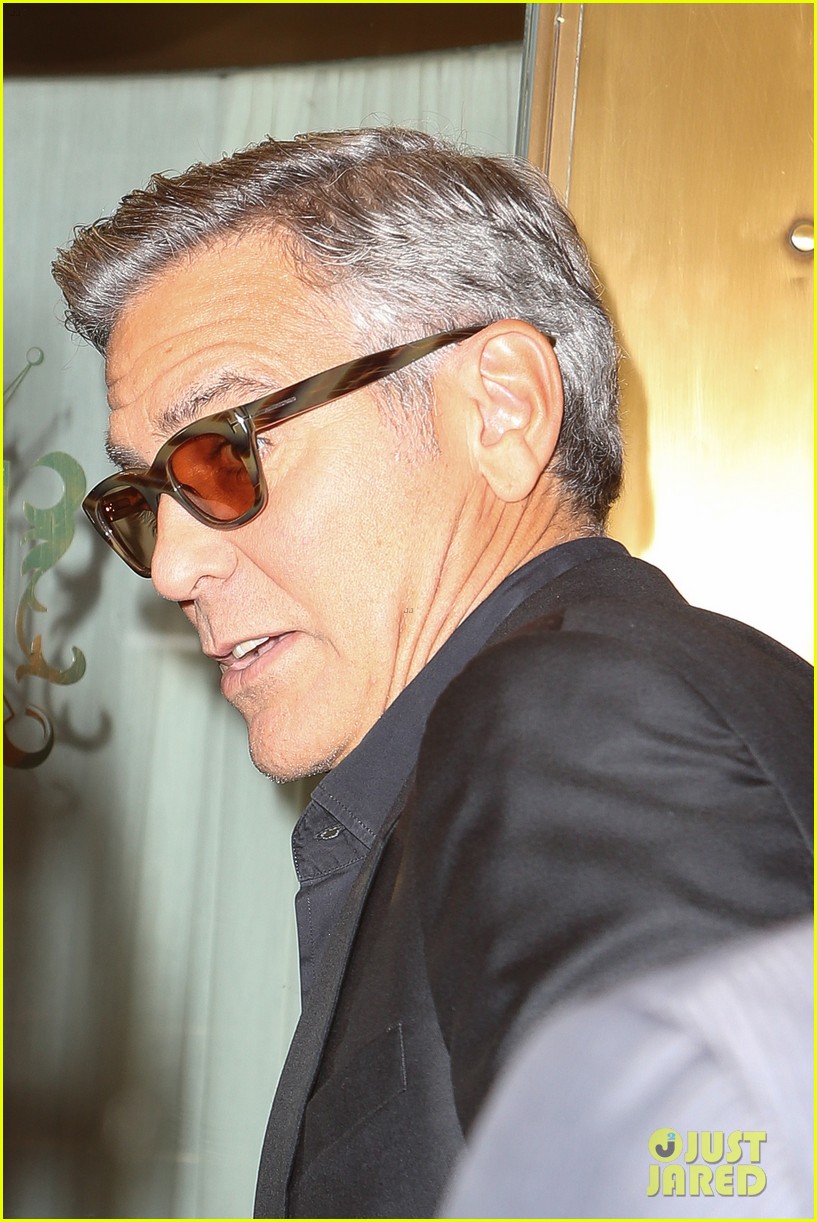 george clooney flashes wedding ring nyc 12