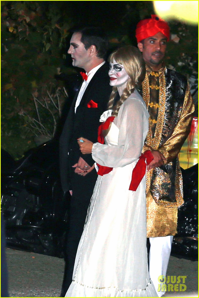 courteney cox dolls up as annabelle for halloween 133231351
