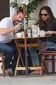 aaron eckhart lunch with female friend 06