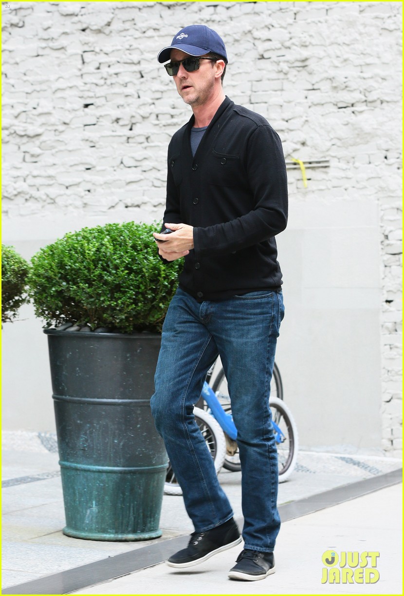 Edward Norton Gets Coffee with Michael Keaton in New 'Birdman' Clip Watch Now! Photo 3215119