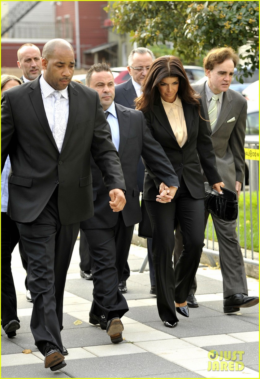 RHONJ's Teresa Giudice Sentenced to 15 Months in Prison Photo 3209893(01)