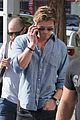 chris hemsworth grabs lunch with his older brother luke 01