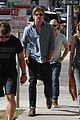 chris hemsworth grabs lunch with his older brother luke 10