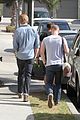 chris hemsworth grabs lunch with his older brother luke 19