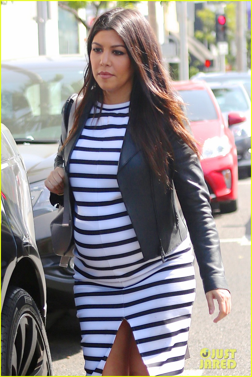 Kourtney Kardashian Brings Growing Baby Bump To Lunch With Kendall