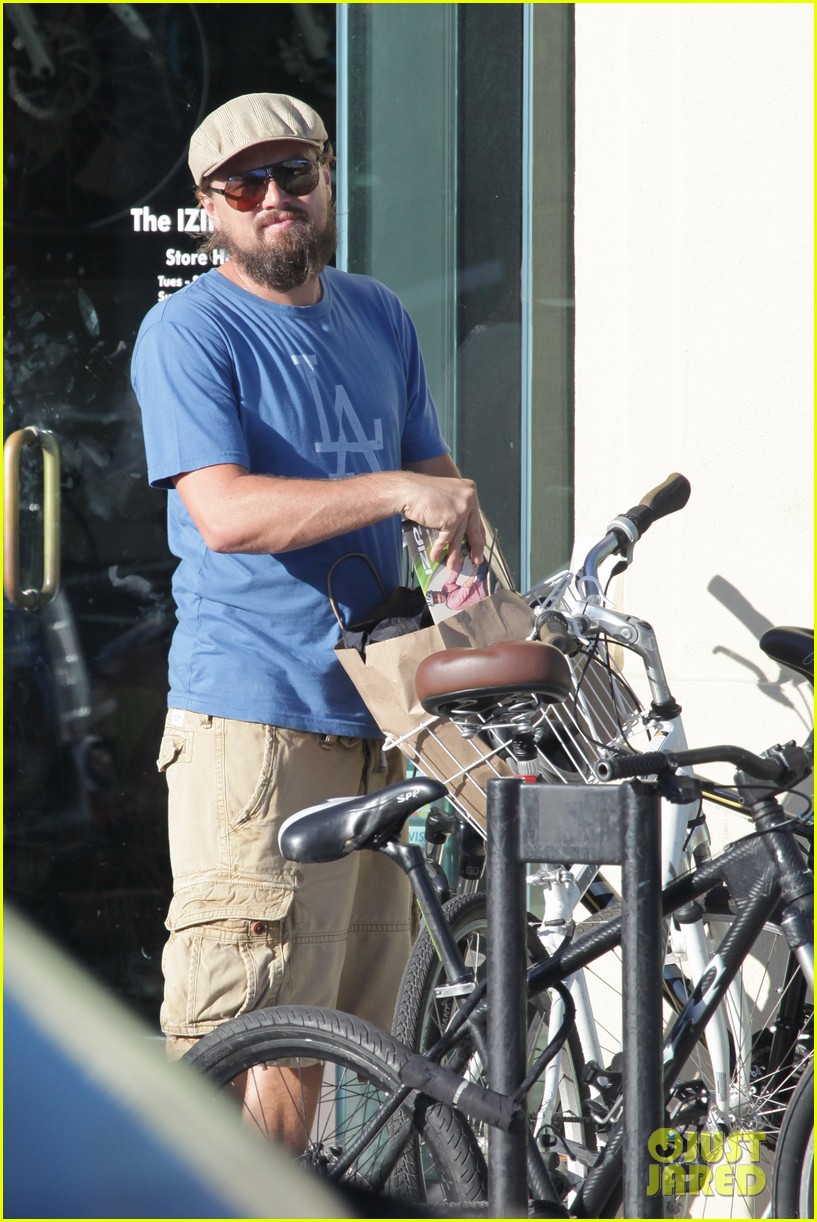leonardo dicaprio keeps the environment in mind with his bicycle 283209221