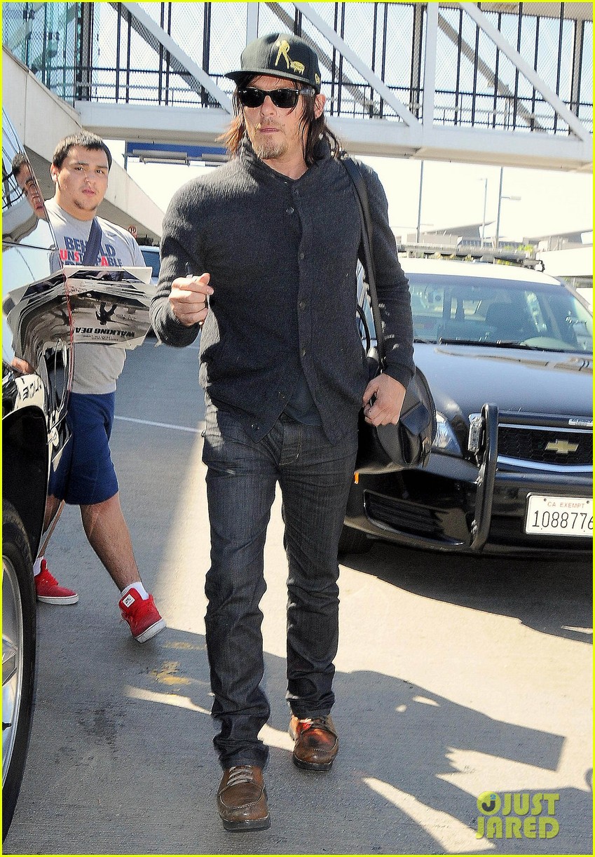 the walking deads andrew lincoln norman reedus arrive in town 063209713