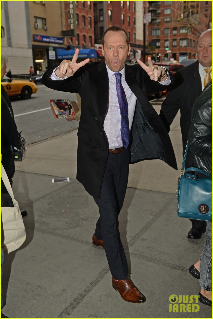 Jenny McCarthy Raves About Donnie Wahlberg's 'Perfect' Penis: Photo 3226813  | Donnie Wahlberg, Jenny McCarthy Photos | Just Jared: Entertainment News