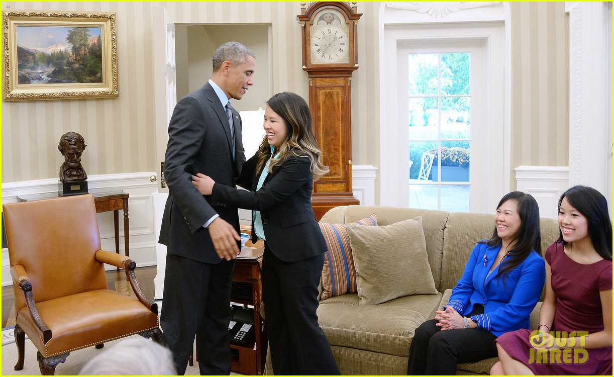 president obama meets nina pham nurse who survived ebola 04