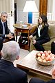 president obama meets nina pham nurse who survived ebola 03