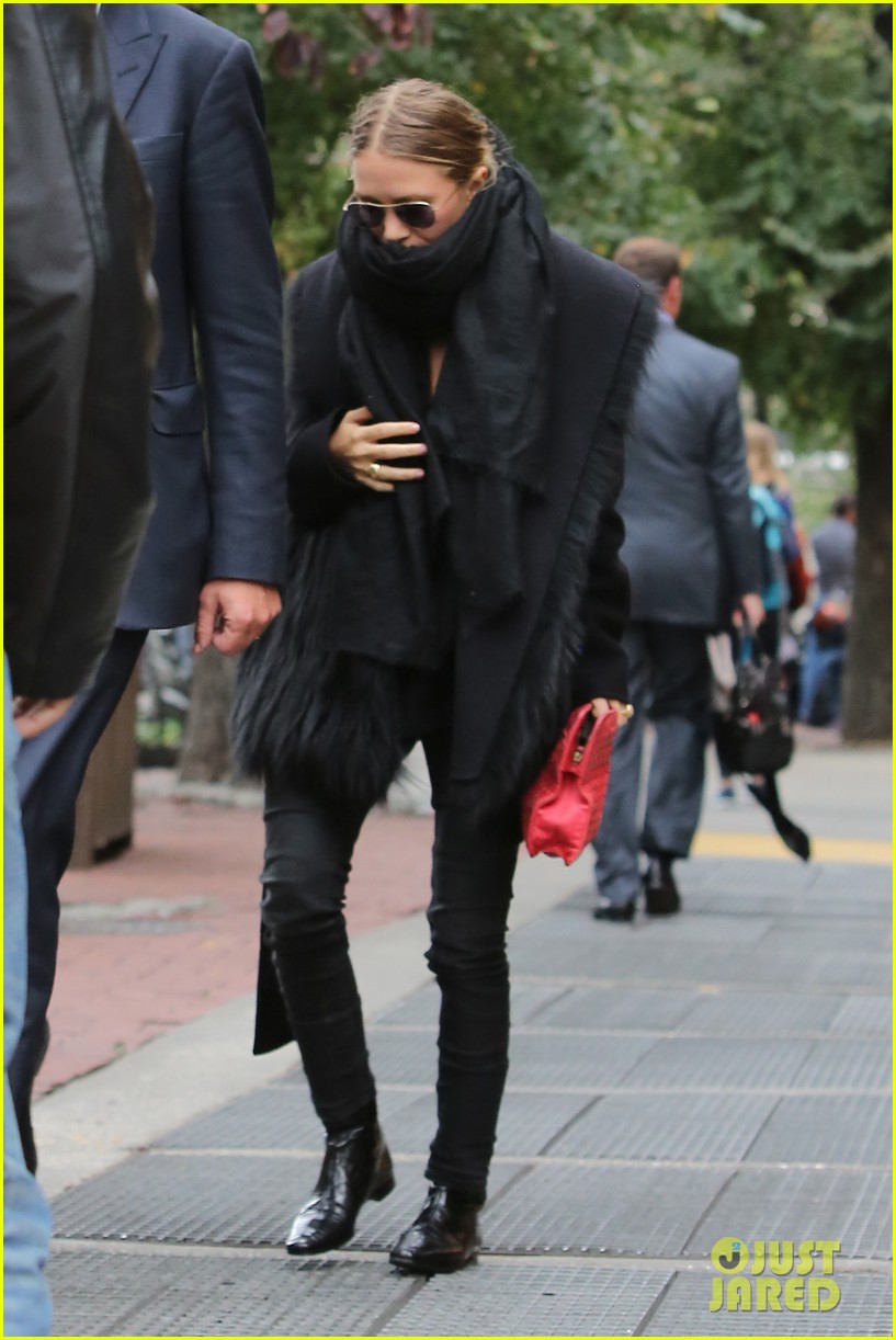 mary kate olsen oliver sarkozy lunch date nyc 133216266