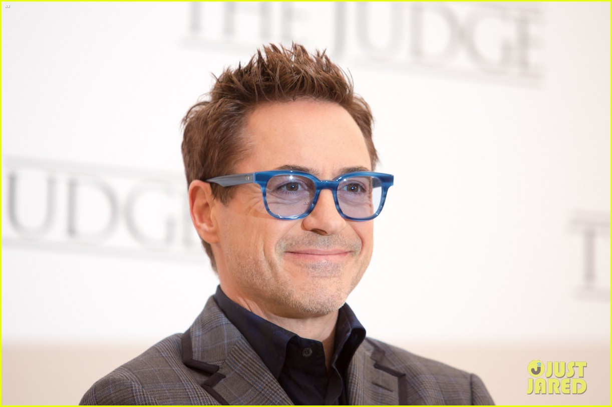 robert downey jr is all smiles after iron man return announced 01