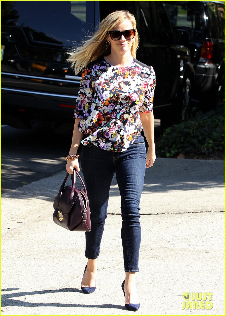 reese witherspoon mood for reese pieces 233220395