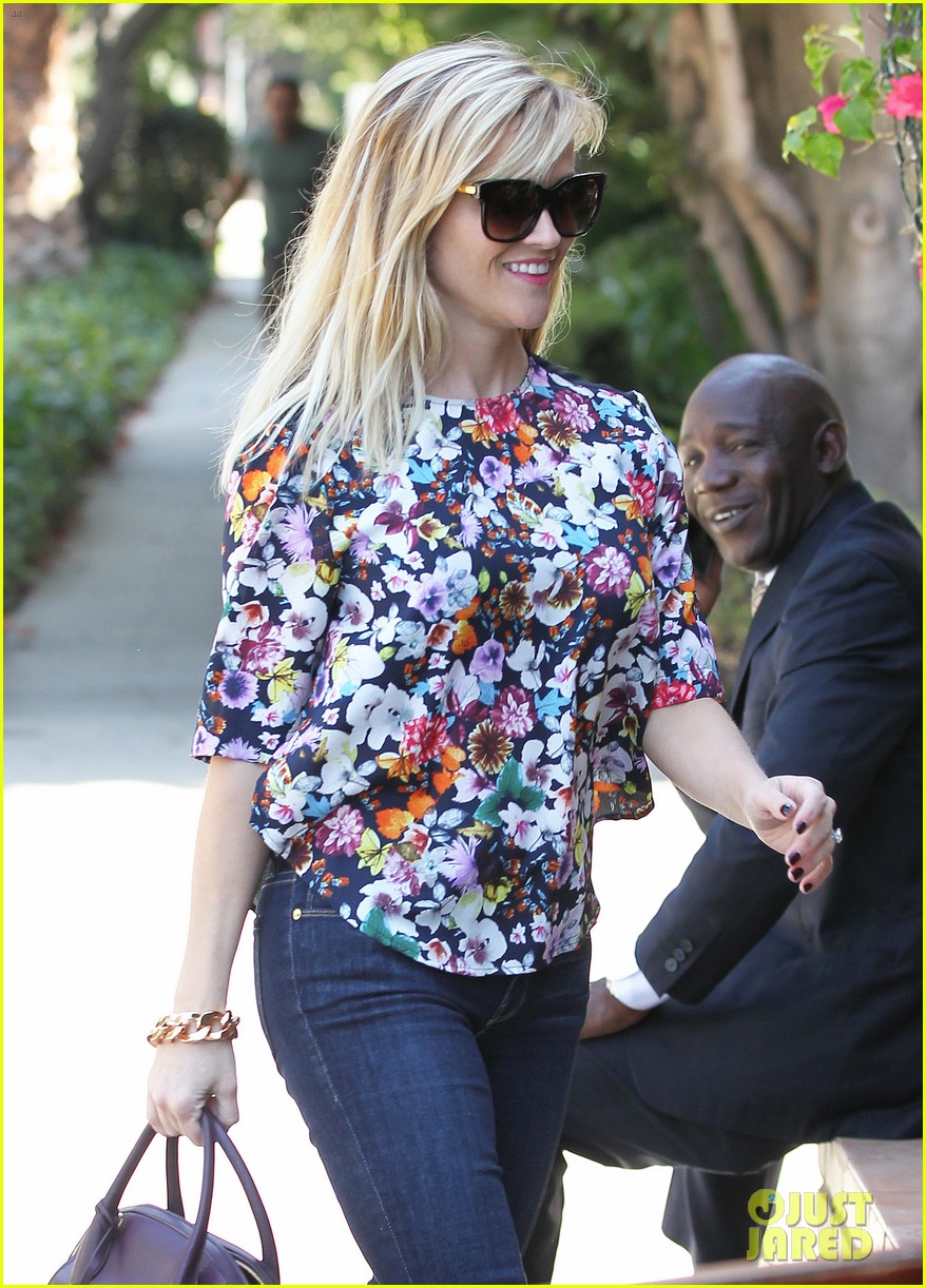 reese witherspoon mood for reese pieces 303220402