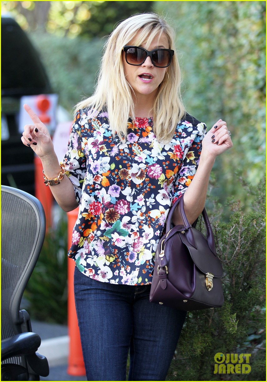 reese witherspoon mood for reese pieces 343220406