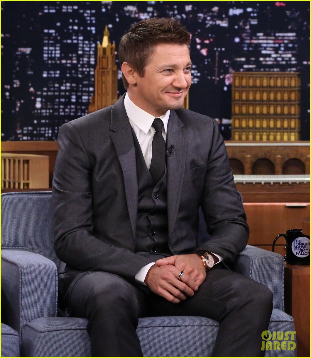 jeremy renner visits the tonight show after secretly marrying wife 033212890