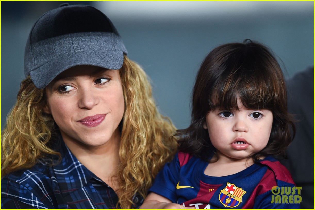 Shakira & Her Son Milan Cheer On Gerard Pique At His Big Game!: Photo ...