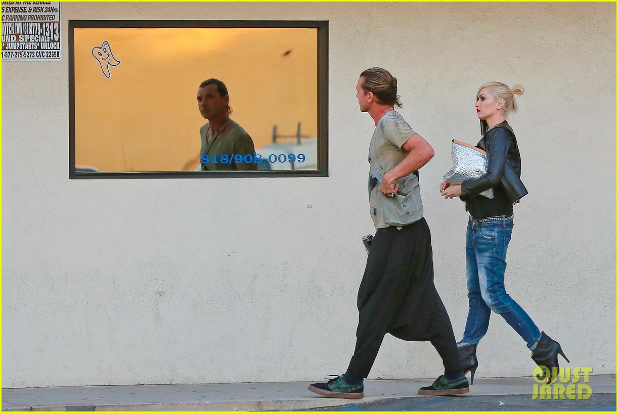 gwen stefani steps out with gavin rossdale before 45th birthday 073210548