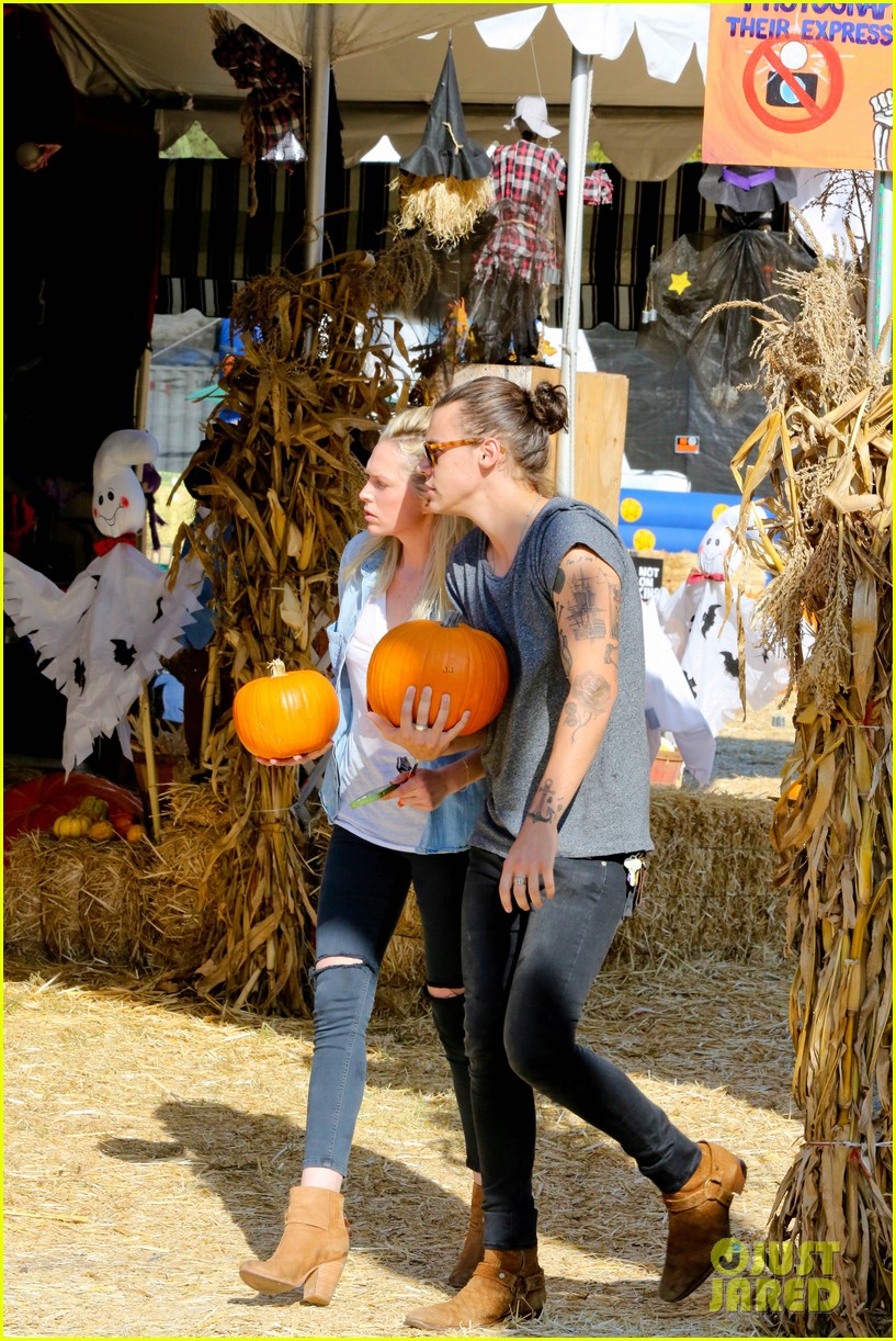 harry styles goes pumpkin picking with erin foster 073214391