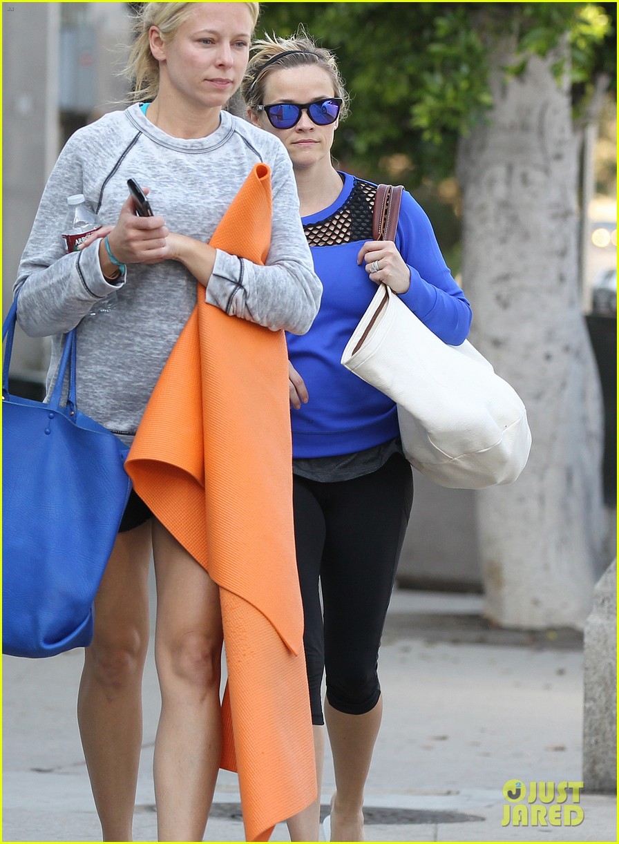 reese witherspoon renee zellweger join team nanci at als walk 083222975