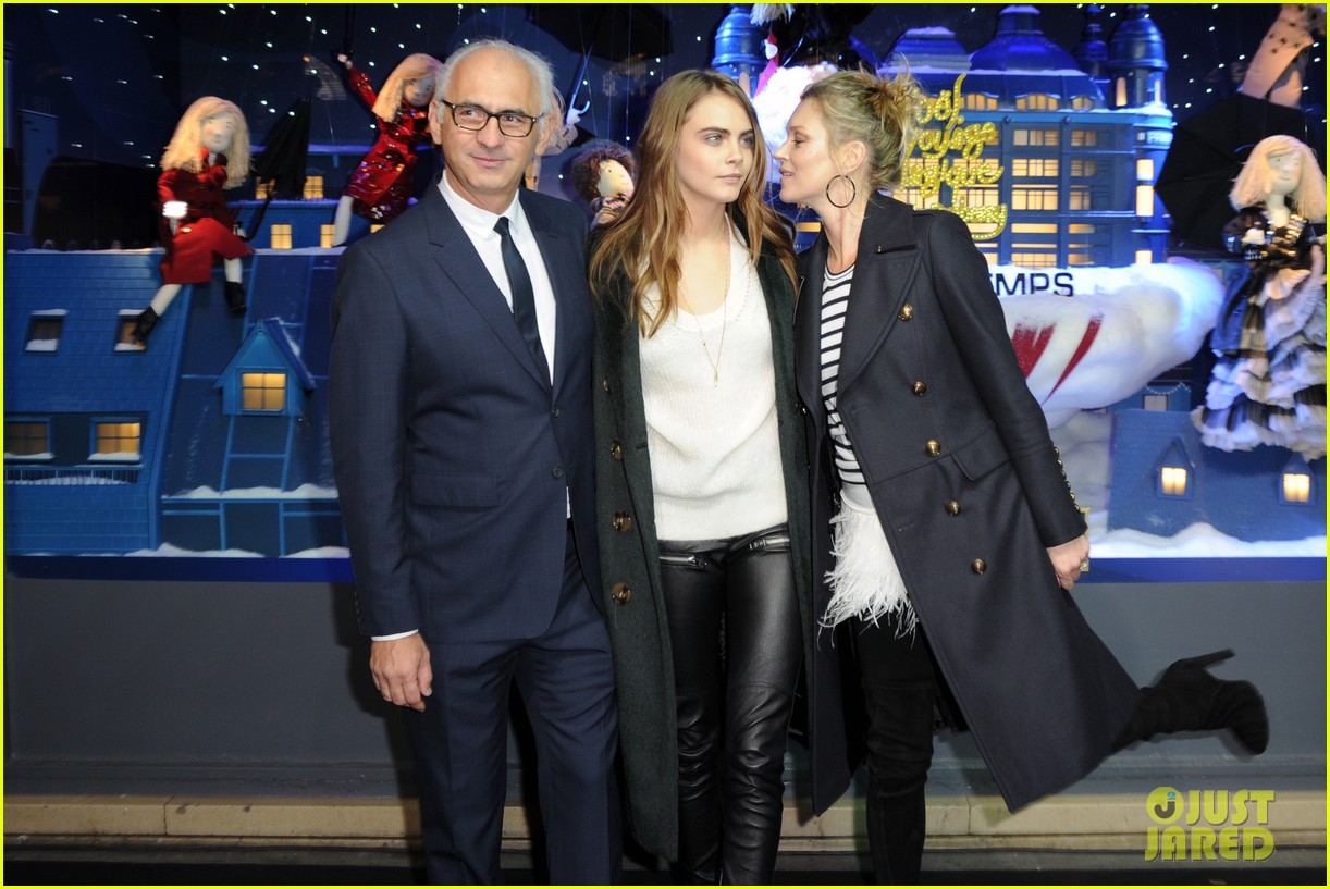 cara delevingne kate moss christmas unveiling 203236538