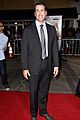 jim carrey jeff daniels suit up for dumb and dumber to premiere 18