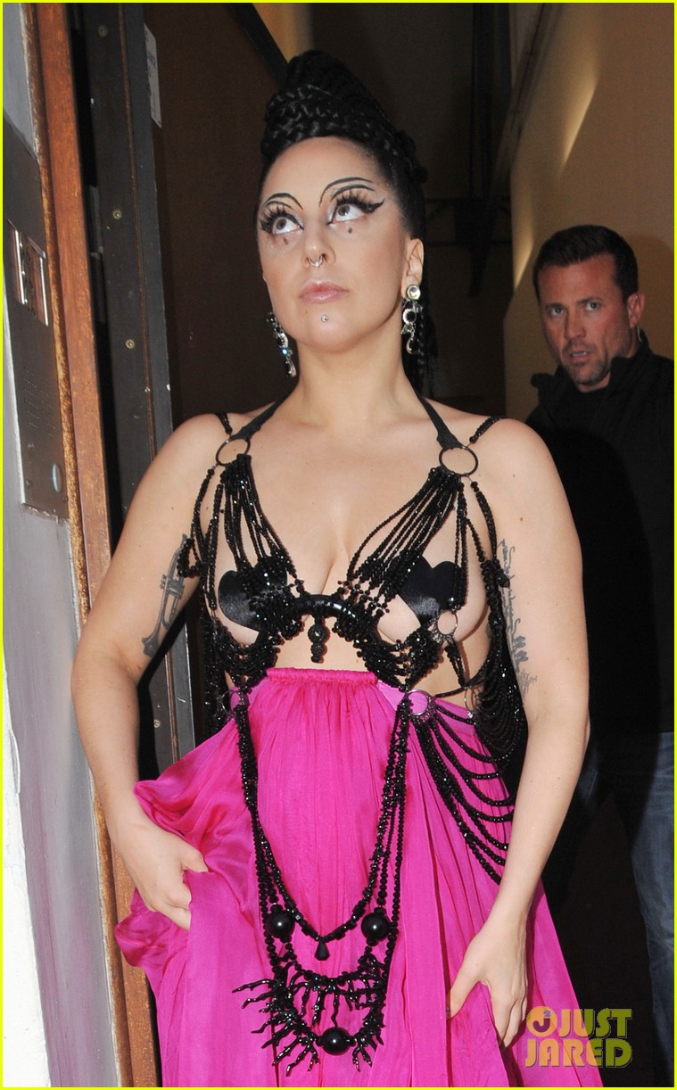 lady gaga heart nipples outfit 11