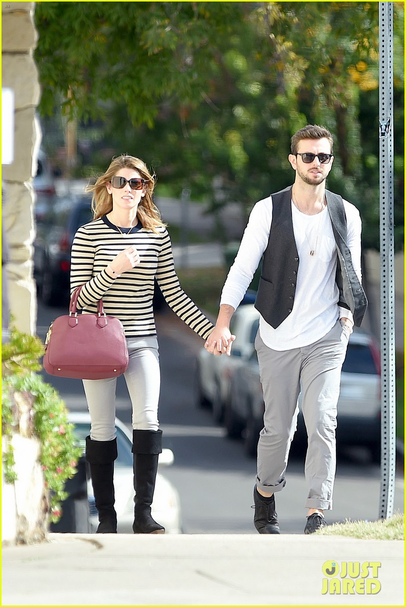 ashley greene paul khoury are still going strong 063245138